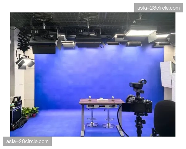 远程虚拟演播室技术通过多地连线大幅降低了线下差旅开支